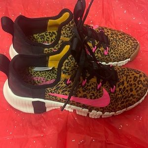 Nike metcon cheetah print and hot pink shoes